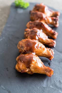 Barbekü tavuk kanadı