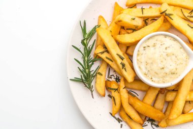 Soslu patates kızartması.