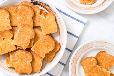 pişmiş ekmek sarımsaklı ekmek