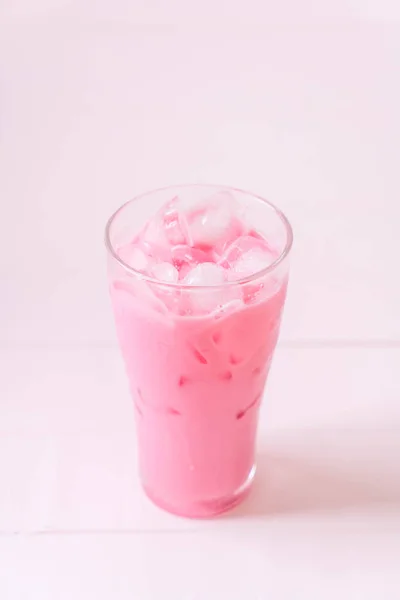 Batido de morango rosa — Fotografia de Stock
