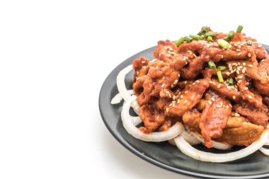 Baharatlı Kore soslu (bulgogi kızarmış domuz eti)