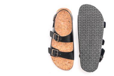 Erkek deri sandalet beyaz arka plan üzerinde