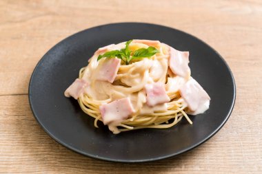 Spagetti carbonara jambon