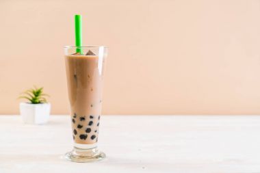 Köpüklü sütlü çay