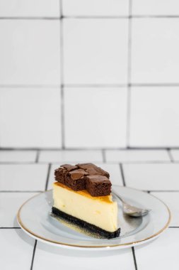 peynir pasta çikolatalı kek ile