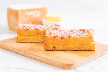 croque monsieur bacon ans egg sandwich