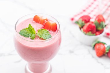çilek smoothies milkshake