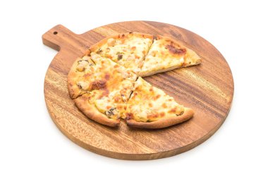 Kremalı mantarlı pizza