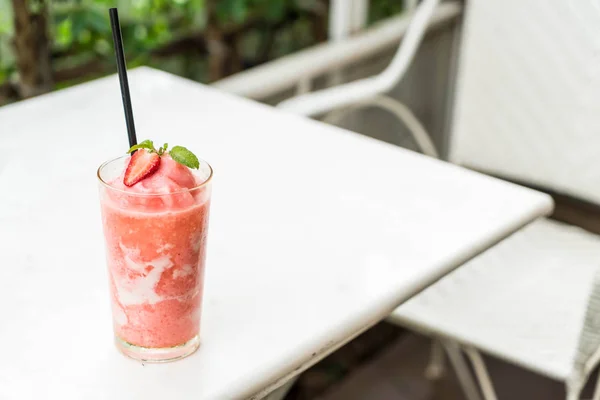 草莓酸奶果汁 — 图库照片
