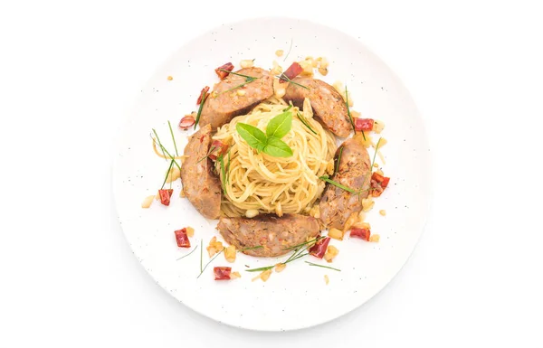 Keverjük sült spagetti Sai Aua (Notrhern Thai csípős kolbász) — Stock Fotó