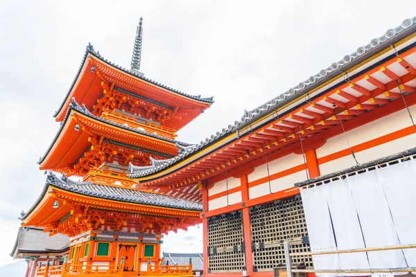 Prachtige architectuur in de tempel Kiyomizu-dera Kyoto,. — Stockfoto