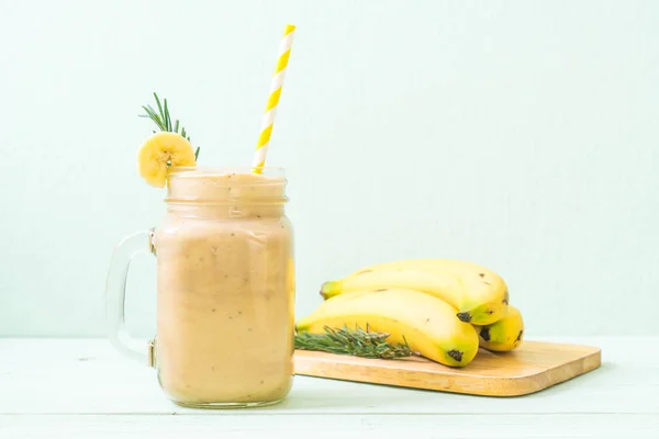 Smoothies banane verre — Photo