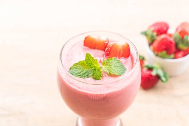 çilek smoothies milkshake