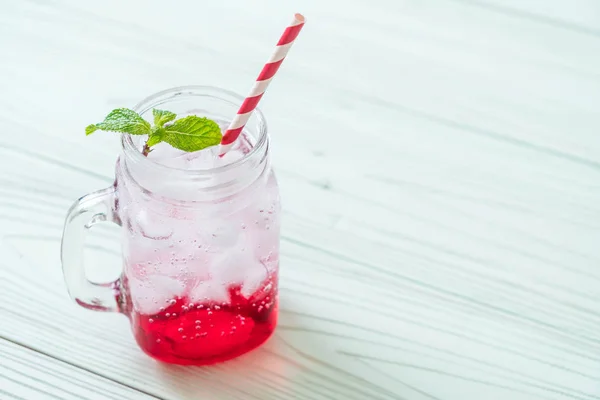 Iced aardbei soda — Stockfoto