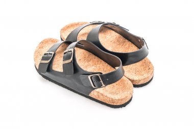 Erkek deri sandalet beyaz arka plan üzerinde