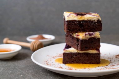 yaban mersini peynirli kek