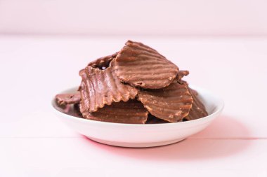 patates cipsi çikolata ile