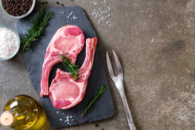 domuz pirzolası ham