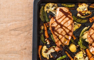 Sebzeli tavuk kızartma