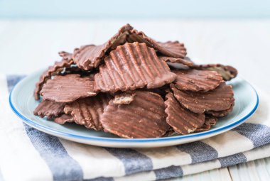 patates cipsi çikolata ile