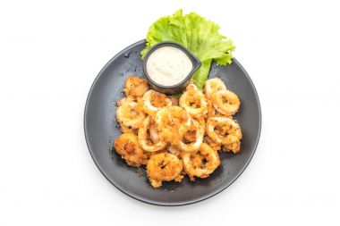 Kızarmış squids ve soslu ahtapot (kalamar)