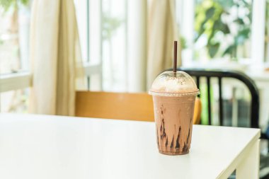 buzlu çikolata (muzlu süt)