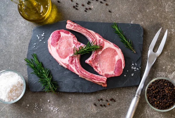 domuz pirzolası ham