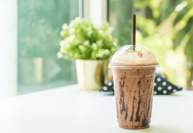 buzlu çikolata (muzlu süt)