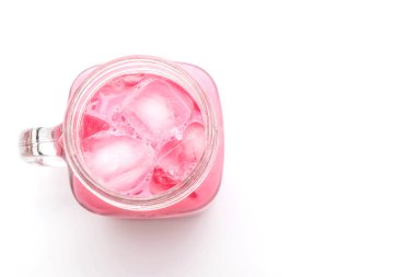 pembe çilek milkshake