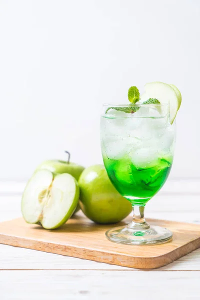 Soda de maçã verde — Fotografia de Stock