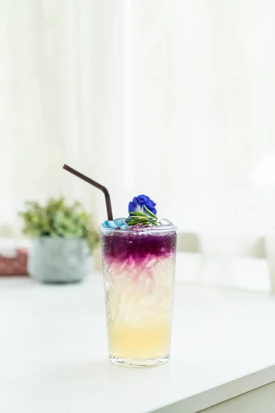 Butterfly Pea Juice with Honey and Lime — Stock Photo, Image
