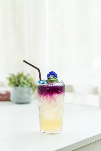 Butterfly ärt Juice med honung och Lime — Stockfoto