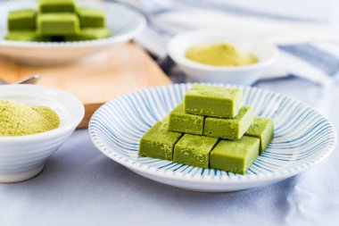 yumuşak çikolata yeşil çay 