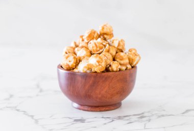 Patlamış Mısır ile karamel