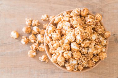 Patlamış Mısır ile karamel