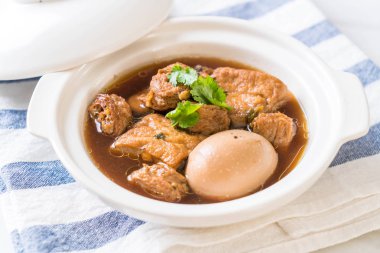 soya peyniri ile tatlı sos haşlanmış yumurta