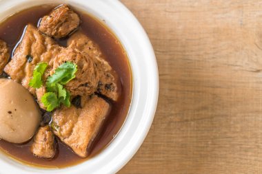 soya peyniri ile tatlı sos haşlanmış yumurta