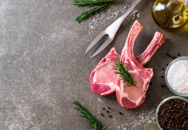 domuz pirzolası ham