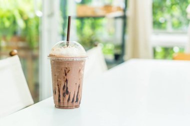 buzlu çikolata (muzlu süt)