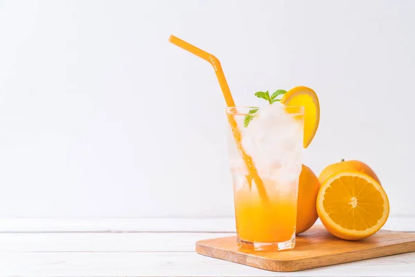 Suco de laranja com refrigerante — Fotografia de Stock