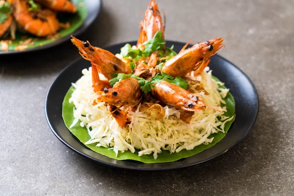 Fried shrimp with garlic — Stock Photo, Image