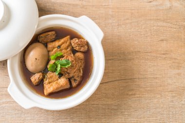 soya peyniri ile tatlı sos haşlanmış yumurta