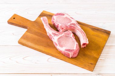 domuz pirzolası ham