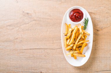 Soslu patates kızartması.