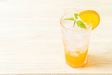 soda ile portakal suyu