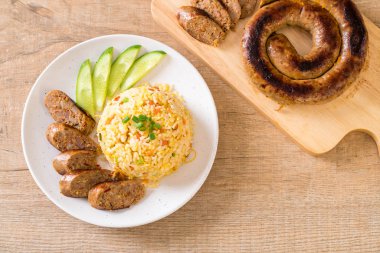 Fried Rice Notrhern Tay acılı sosis ile