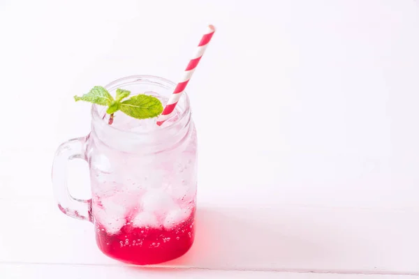 Iced aardbei soda — Stockfoto