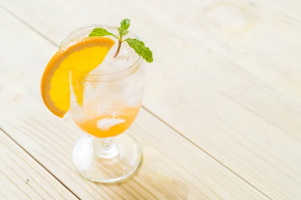 Suco de laranja com refrigerante — Fotografia de Stock