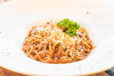 et Bolonez soslu spagetti