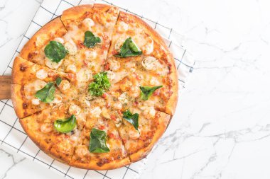 Baharatlı karides (Tom Yum) pizza